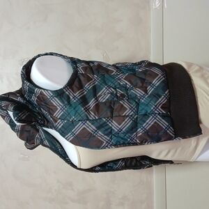 H2J PLAID VEST SIZE SMALL IN A BEAUTIFUL GREEN AND BROWN PLAID